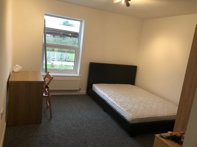 Cambridge en-suite double room Main Photo
