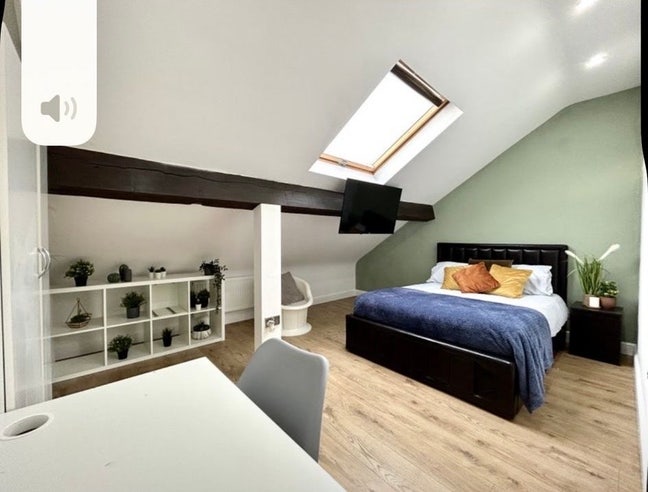 Room in West Didsbury Friendly House  Main Photo