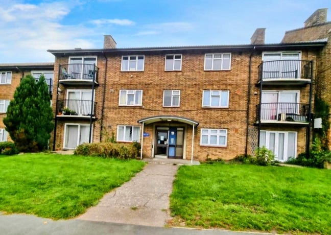2 Bed Flat Tolet Main Photo