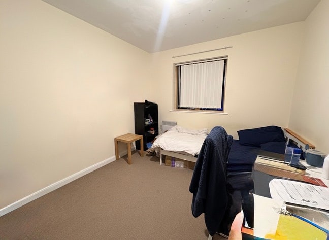 Furnished Room - Temporary 8-Week Stay Main Photo