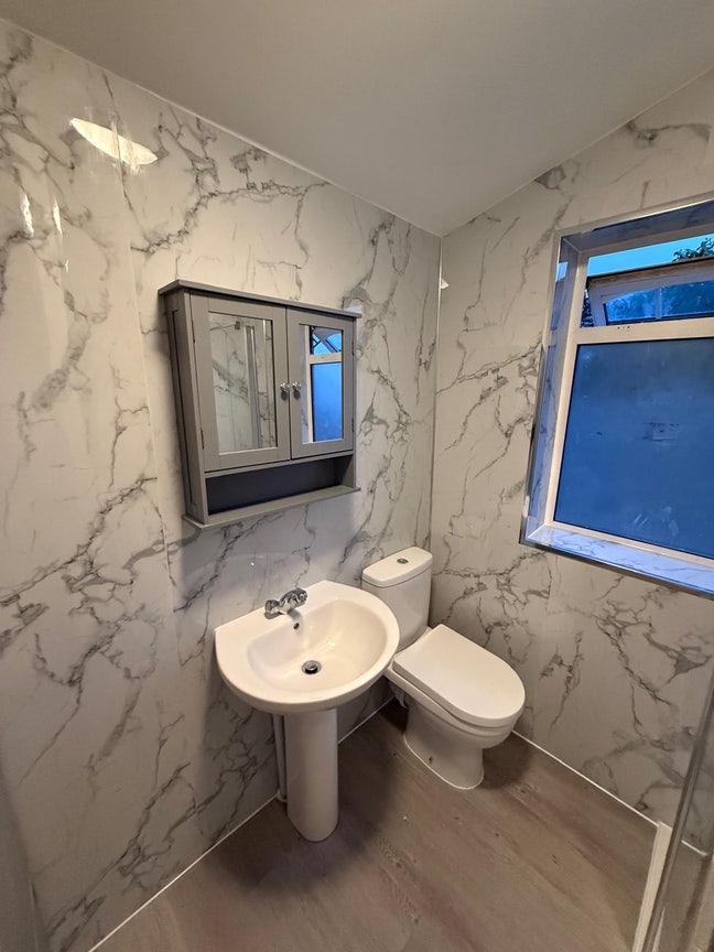 Large furnished double bedroom  Main Photo