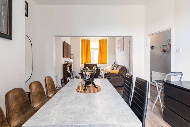 Bright Single Room in Openshaw – Bills incl Main Photo