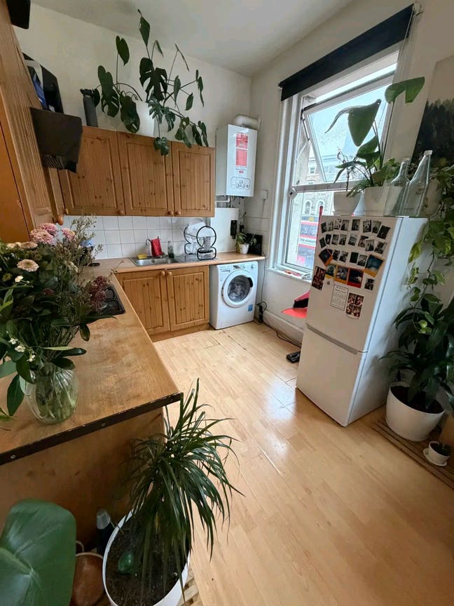 Modern 1-Bed Flat in Kings Cross – Available  Main Photo