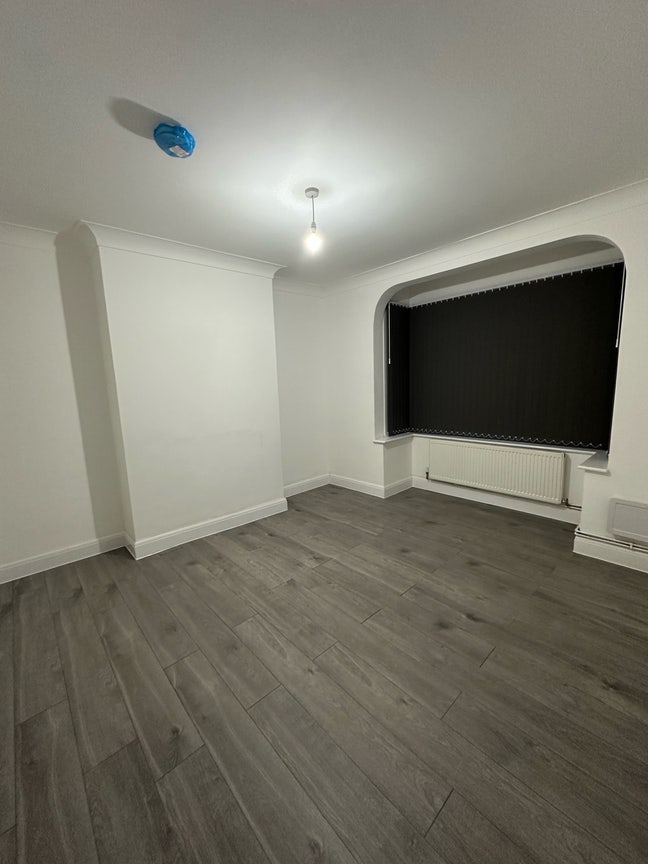 Brand new renovated house in Hounslow  Main Photo