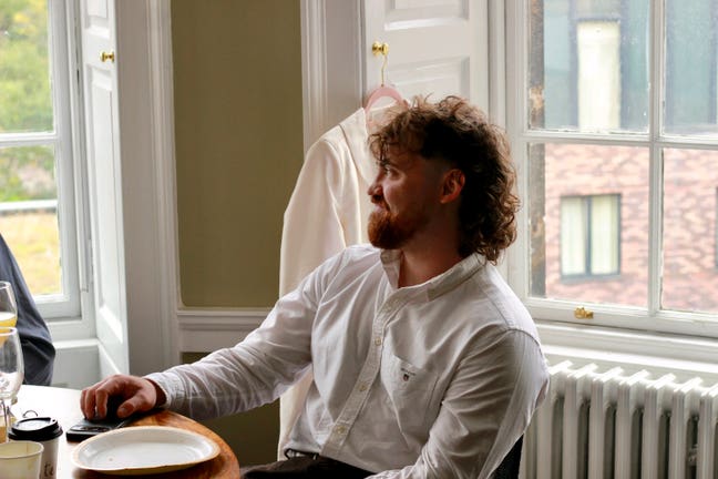 30 y/o professional & climber looking for room Main Photo