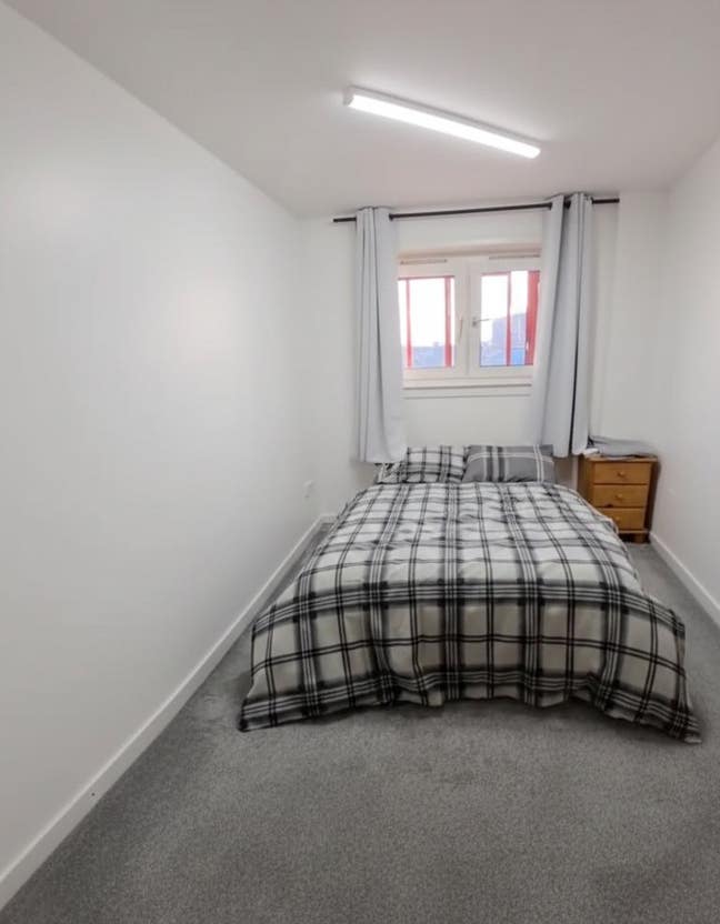 Double Bed Spacious room in City Centre Main Photo