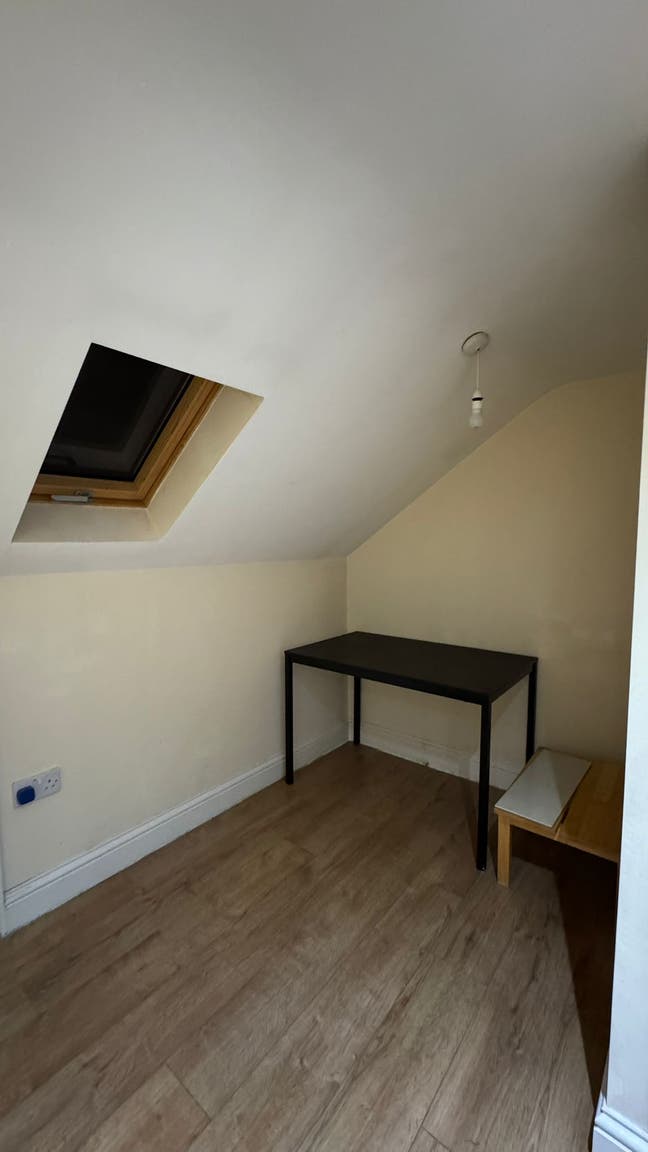 Bright&Affordable Studio Room with Private Shower Main Photo