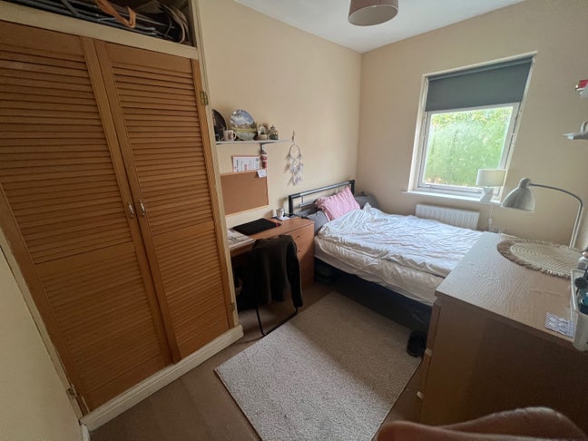 Double bed furnished room book asap  Main Photo