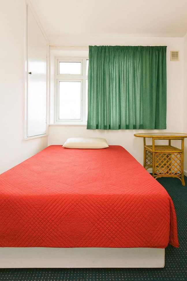 Furnished Double Room – All Bills Included Main Photo