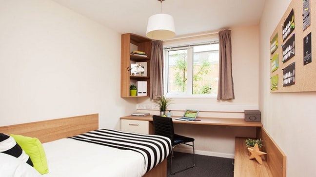 Ensuite double bedroom available now Main Photo
