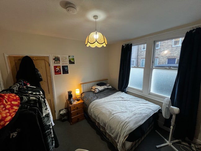 Lovely double room just off Mill Road Main Photo