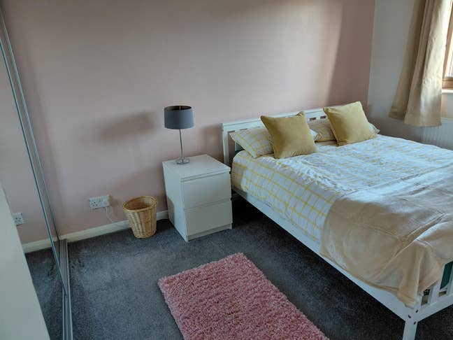 Double Room Available All Bills Included. Main Photo