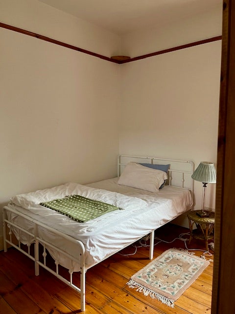 1 Room Available for Rent in Beautiful Victorian  Main Photo