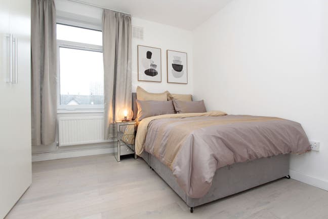 New room in Shoreditch High Street E2 with lounge Main Photo