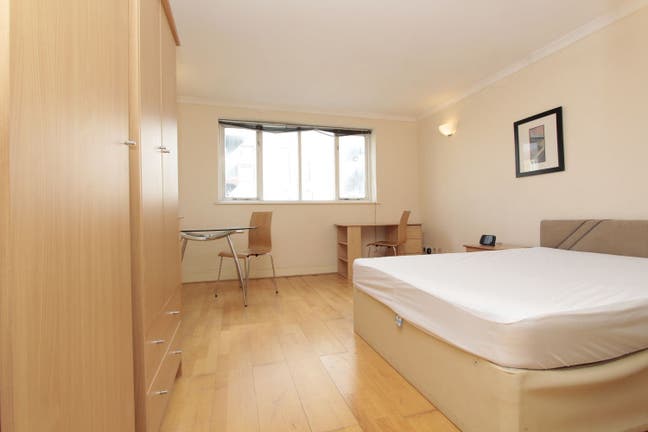 New rooms in Stepney Green E1 for January Main Photo