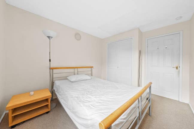 Large Double Room – Glasgow City Centre Main Photo