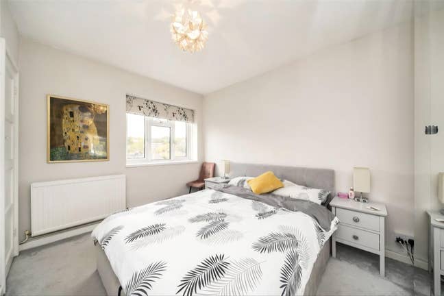 Double room for rent on the top floor with amazing Main Photo