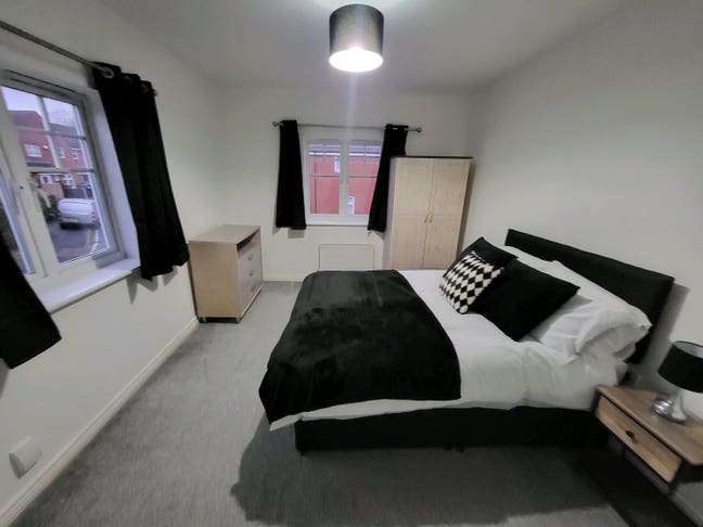 Large Double Bedroom in Shared New Build House Main Photo