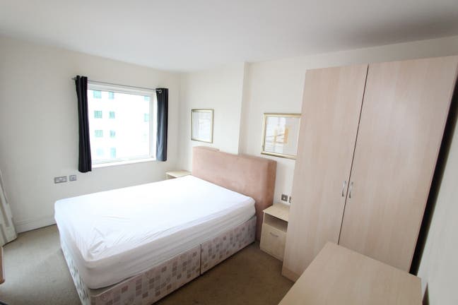 En-suite with balcony - Zone 1 - London Bridge SE1 Main Photo