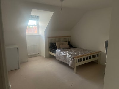 Large En Suite Room Main Photo