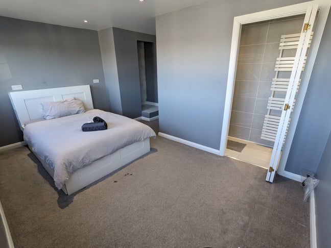 Double En-Suite Furnished Room In Women Only House Main Photo