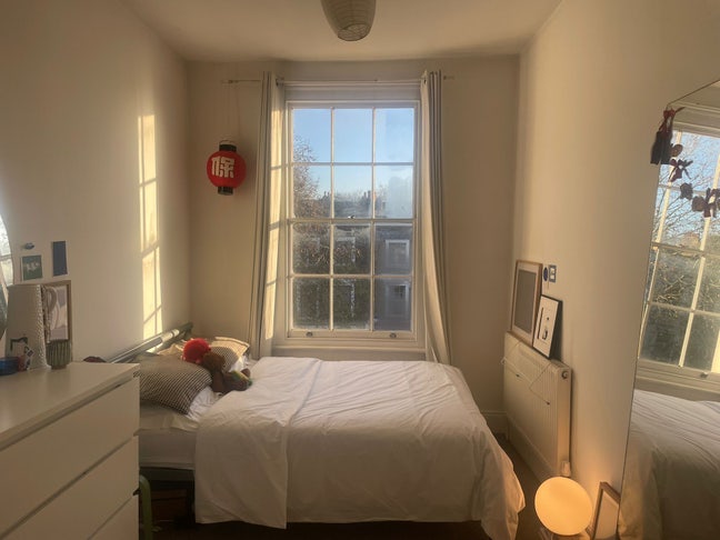 Light & Bright Female Flat in Islington  Main Photo
