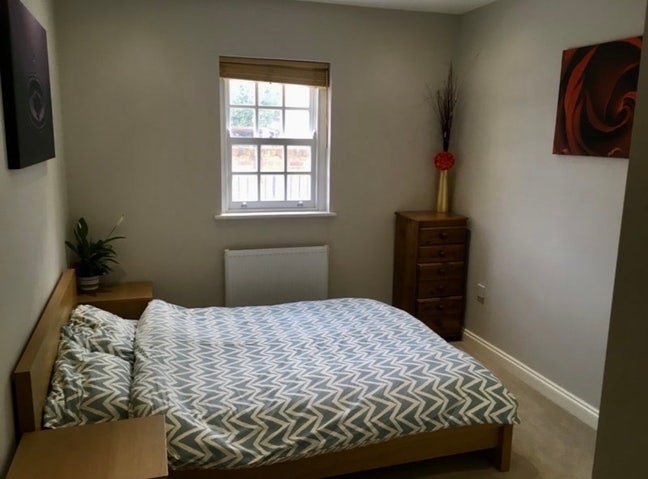 1 Double bed room with private bathroom  Main Photo