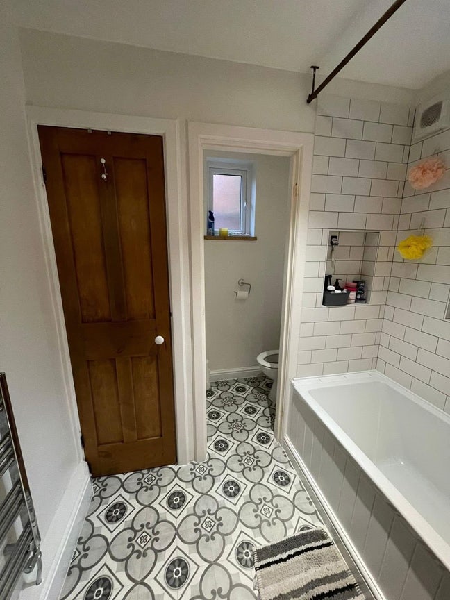 🏡Double bed available in a peaceful Household 🏡 Main Photo