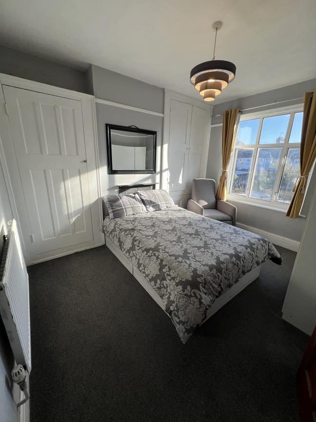 Spacious Double Room Central Park East Ham Main Photo