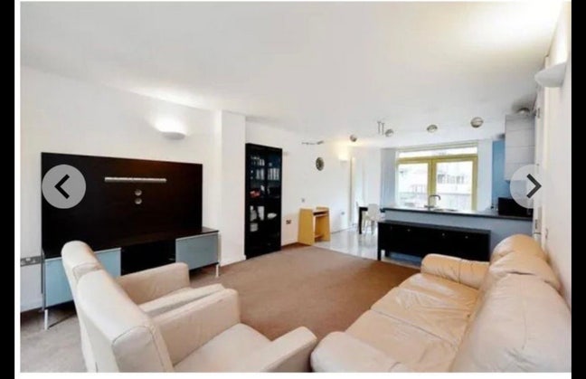 Ensuite Room Available in North Greenwich Main Photo