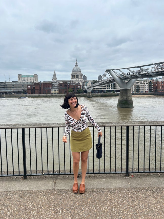 ✨ Friendly & social full-time professional  ✨ Main Photo