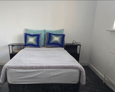 Private Double or Single BR in 3 BR sharedhouse Main Photo