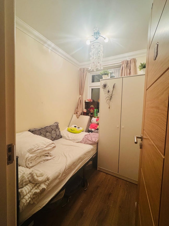 Single Box Room Available In Rayners Lane Area  Main Photo