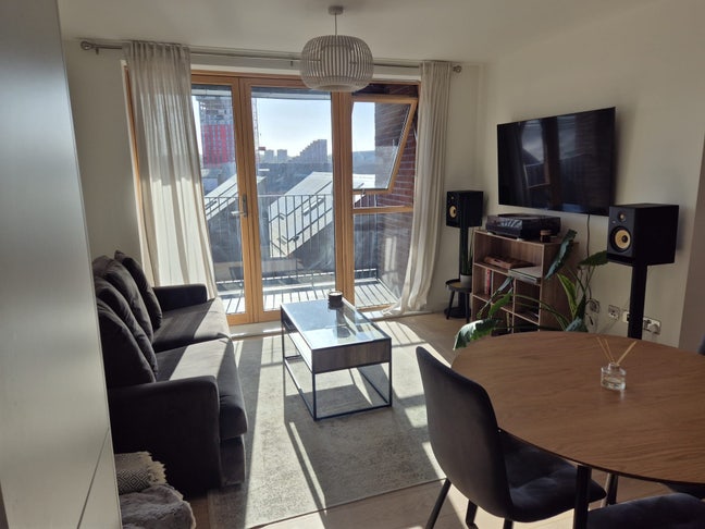 Attractive new build apartment near city centre Main Photo