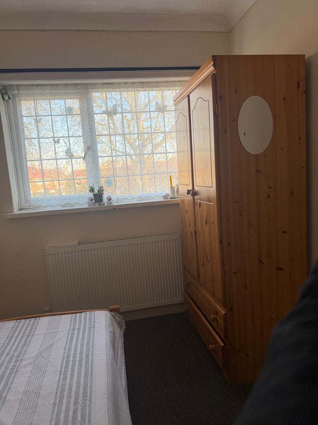 Room for Rent in Park Royal  Main Photo