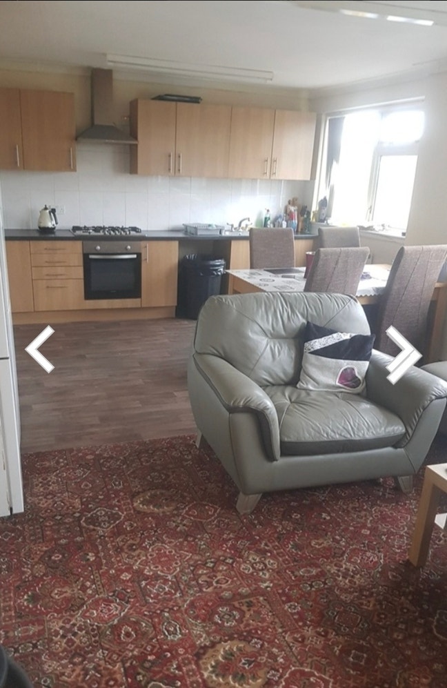 Double ensuite with fitted wardrobes  Main Photo