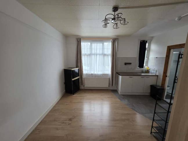 Studio in N17  Tottenham  Main Photo