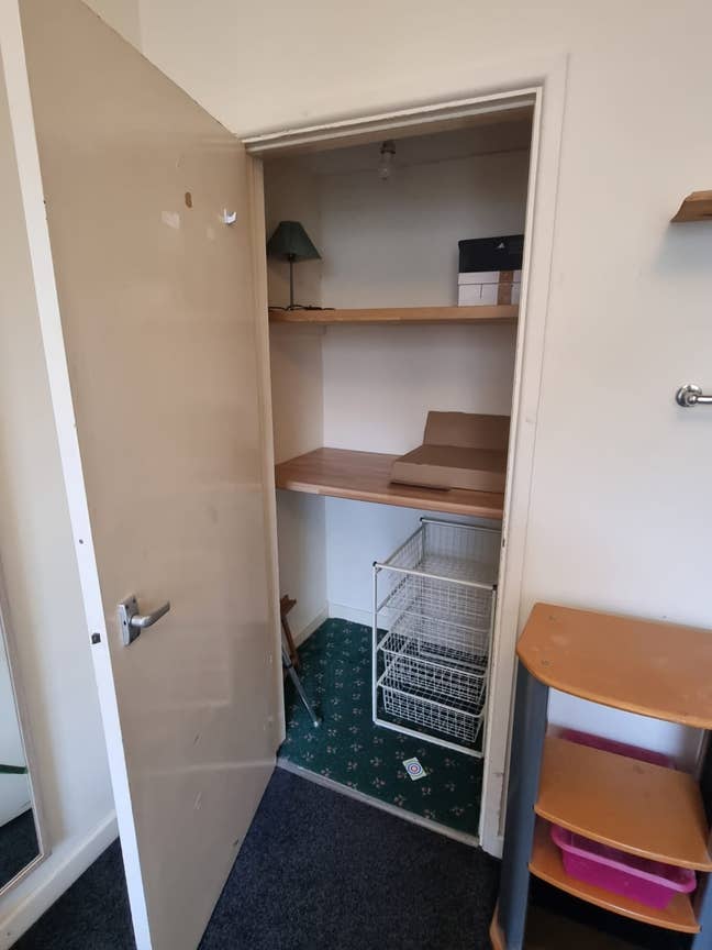 Bright, spacious double room in house with garden Main Photo