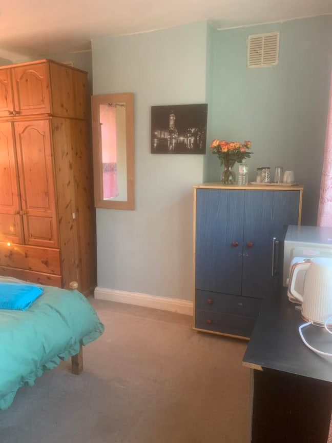 Beautiful double bed room Main Photo