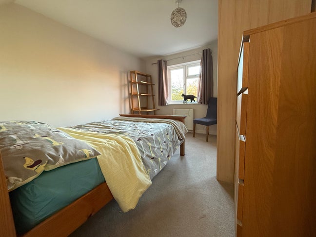 Double room in nice quiet 4 Bed House  Main Photo