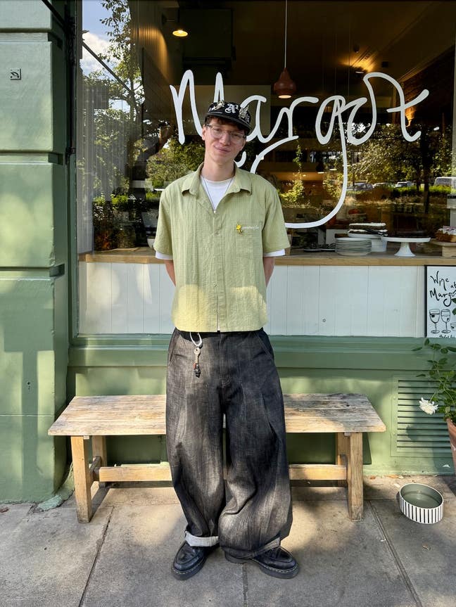 recent graduate seeking large room/buddy ups! Main Photo