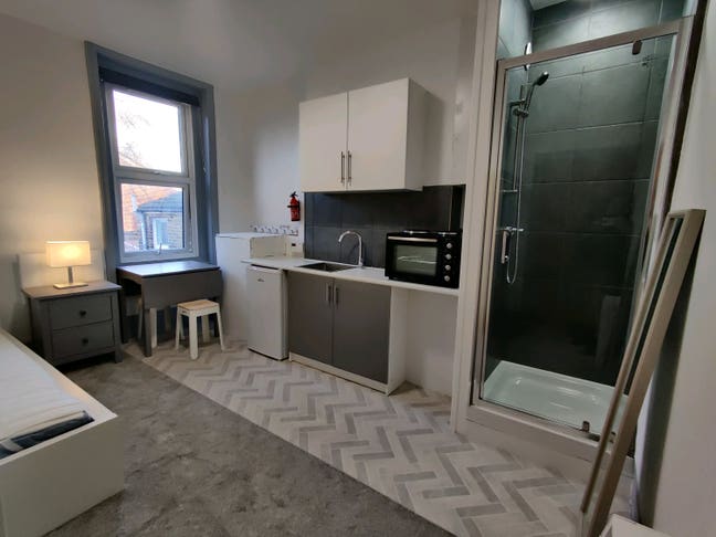 Self-Contained Studio available Main Photo