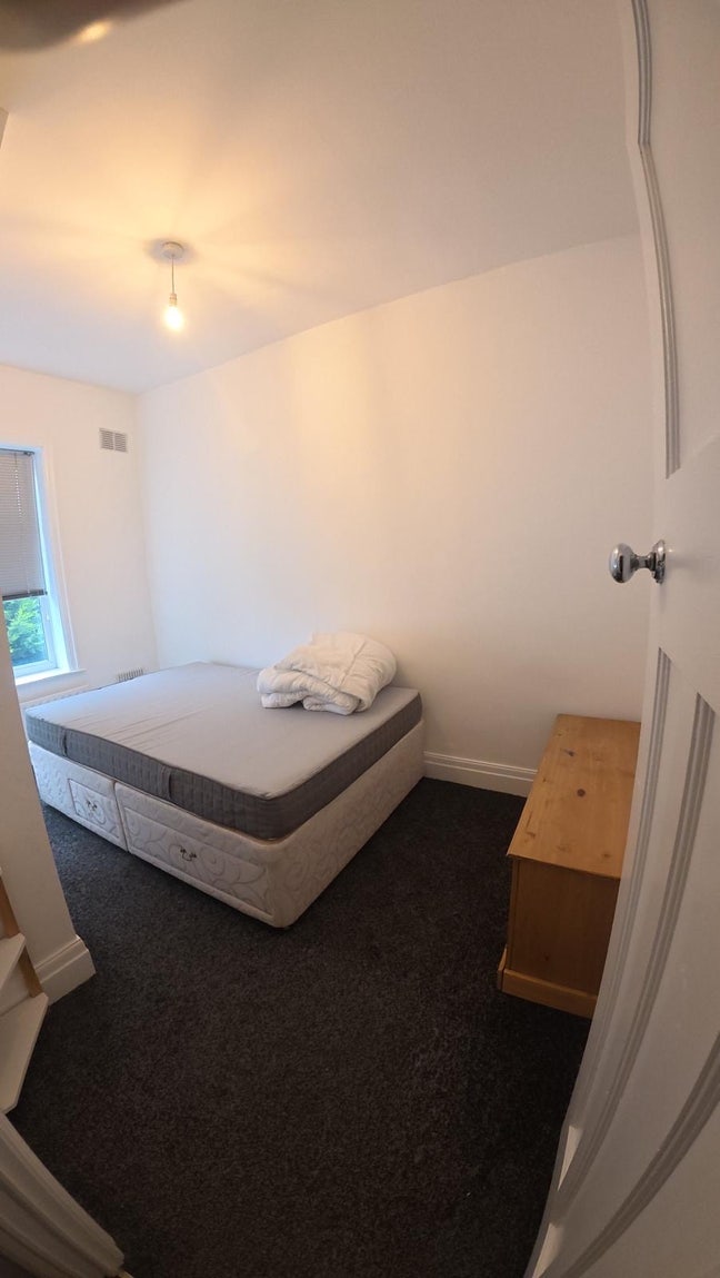 Single Room available  Main Photo