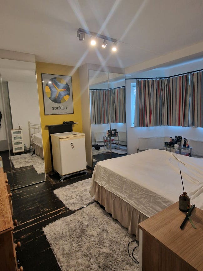 Large double room Stockwell Main Photo