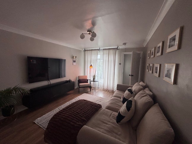 Cozy home near GCHQ Main Photo