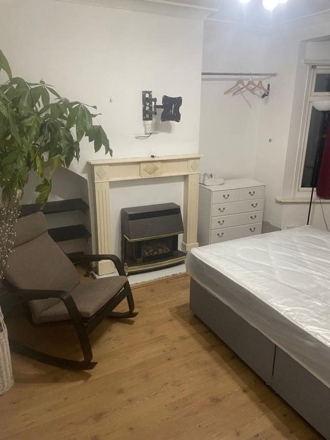 Double room is available for rent in - SE6 2SN Main Photo
