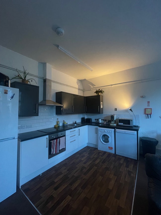 Two double bedrooms for rent July 2026  Main Photo