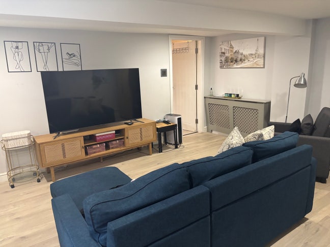 Massive 5x5 double bedroom  Main Photo