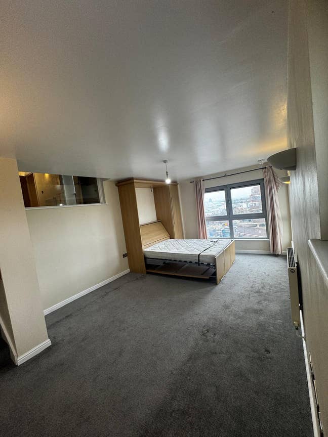 2 Level Studio Apt in Sutton with Concierge Main Photo