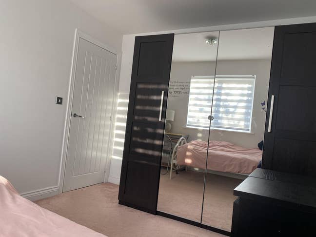 Bright & Comfortable Double Room for Rent Main Photo